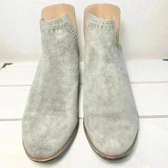 Lucky Brand Women’s Bustina Gray Laser Cut Ankle Booties Boots Size 9.5 M - Picture 5 of 13